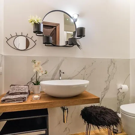 Apartamento Chic And Charm In Front Of @zabarella Palace Padua